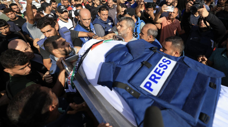 استشهاد 3 صحفيين باستهدافات جديدة في غزة.. والعدد يرتفع إلى 150